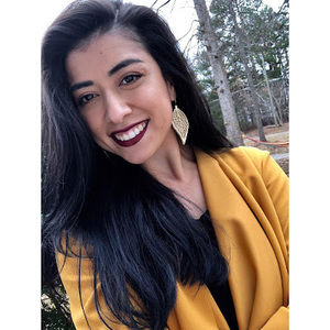 Meet your Posher, Adriana